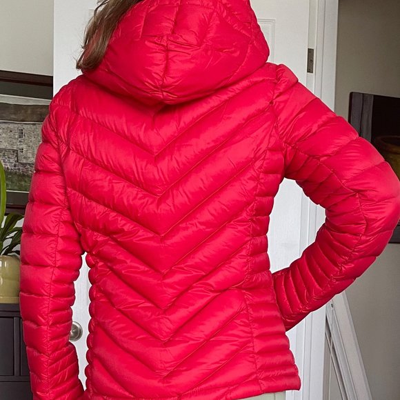 Michael Kors Packable, Hooded ,Down Filled, Deep Red coat jacket size m - Picture 2 of 6